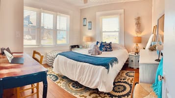 4 bedrooms, desk, iron/ironing board, travel cot