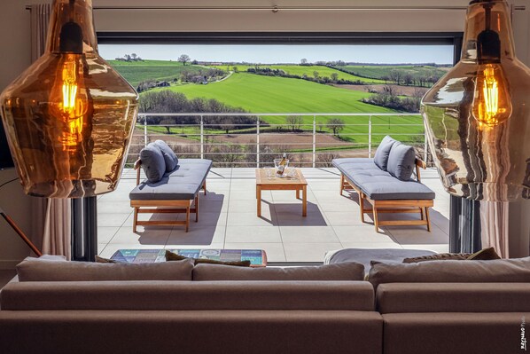 Télévision, cheminée