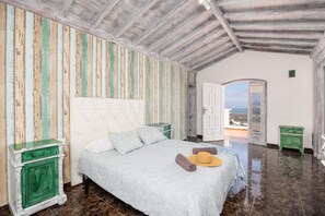 8 Schlafzimmer, Bügeleisen/Bügelbrett, Reisekinderbett, WLAN