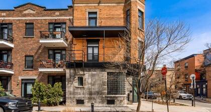 Chic Retreat in Montreal's Vibrant Plateau Area (1-bedroom apartment)