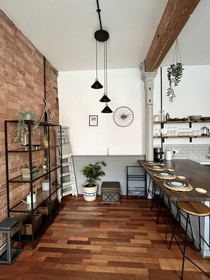 Dining - Charming 2 Bed Apartment in Centre of Nottingham (Nottingham)