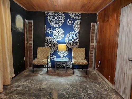 Rustic private apt. "zen" @ Eau Gallie Downtown & 5 minutes Melbourne Beach 