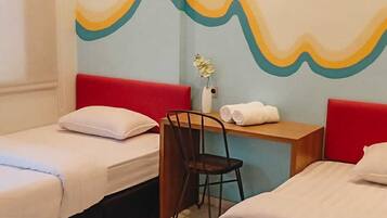 Deluxe Twin Room | Minibar, free WiFi, bed sheets