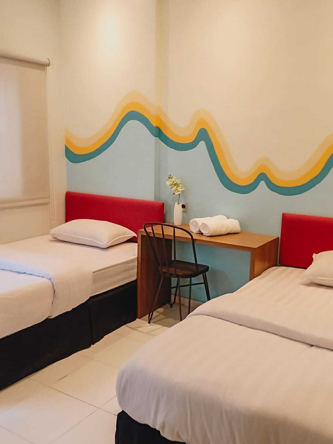 Minibar, free WiFi, bed sheets