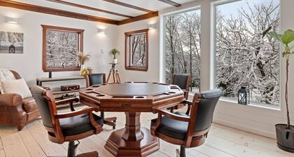 Maple Pine w/Hot Tub Pool Table 3min to Mount Snow
