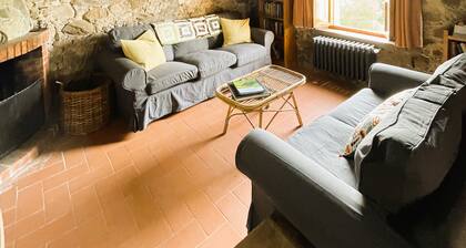 18th century Tuscan farmhouse in the Garfagnana