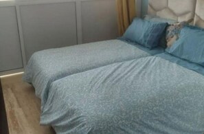 2 多间卧室、熨斗/熨衣板、免费 WiFi、床单