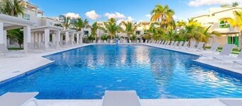 Playa Palmera Beach Resort 