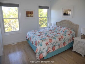 5 bedrooms, iron/ironing board, WiFi