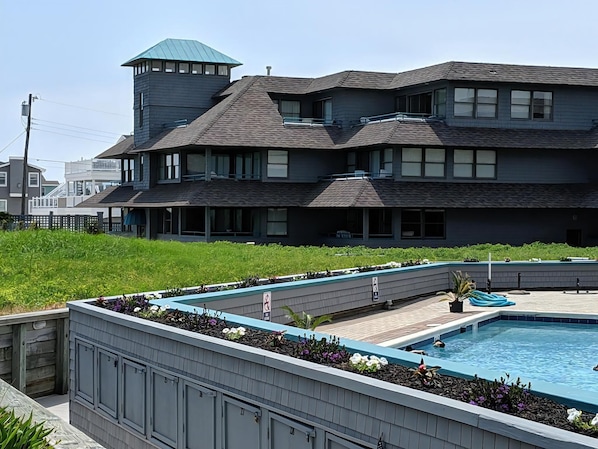 A heated pool - Perfect location! Steps to the sea, sand and pool-Oceanfront condo! (Ship Bottom)