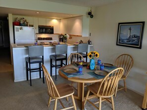 Dining - Perfect location! Steps to the sea, sand and pool-Oceanfront condo! (Ship Bottom)