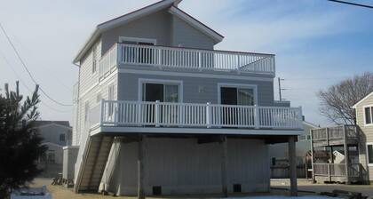 Raised Ranch Style House With 4 bedrooms & 2 full baths