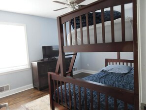 4 Schlafzimmer, Bügeleisen/Bügelbrett, kostenloses WLAN