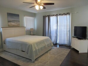 4 bedrooms, iron/ironing board, free WiFi - Single family on the ocean side block in Brant Beach. Very nicely appointed! (Brant Beach)