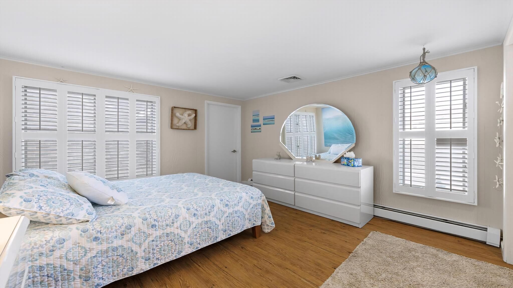 6 bedrooms, iron/ironing board, free WiFi