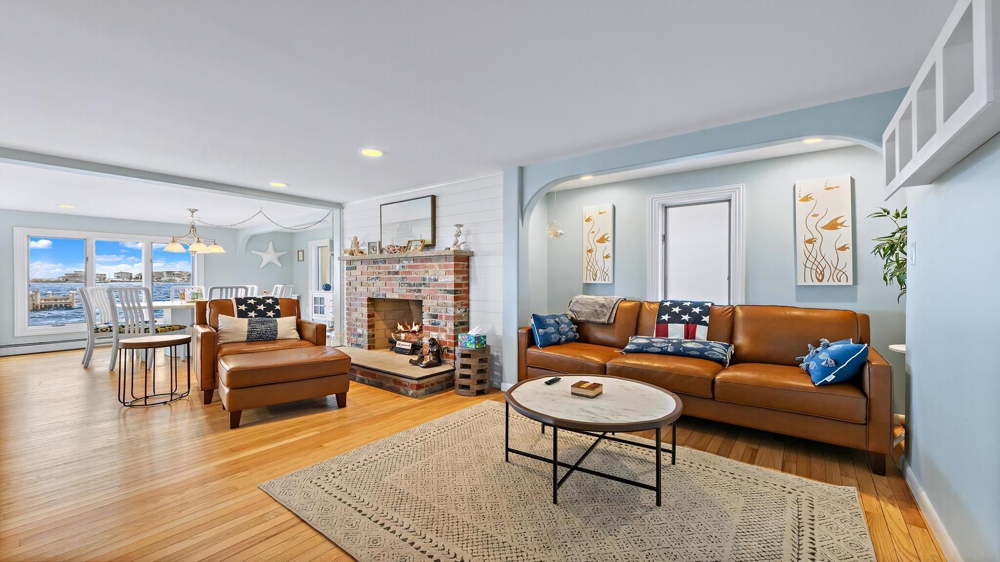 Smart TV, fireplace, DVD player, table tennis