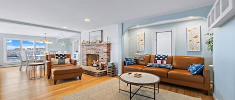 Smart TV, fireplace, DVD player, ping pong