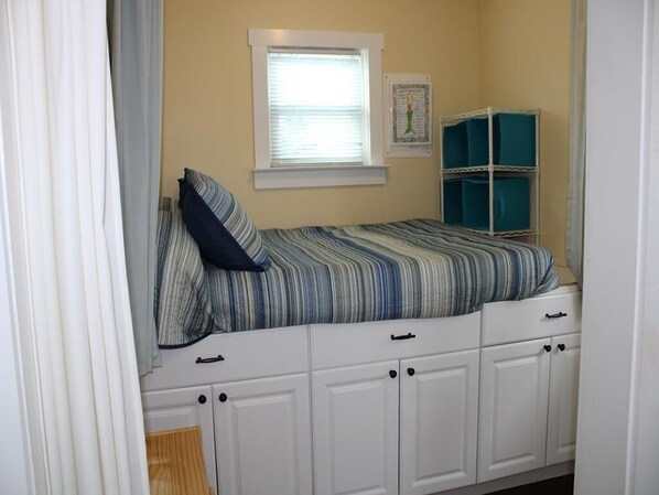 2 chambres, fer et planche à repasser, accès au Wi-Fi (inclus)