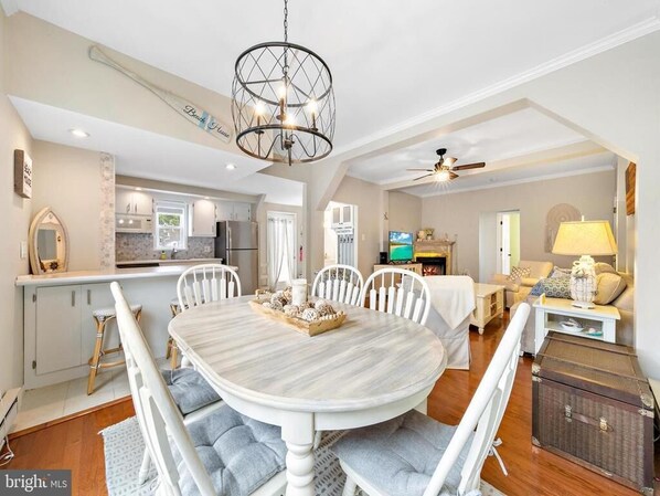 Interior - BEAUTIFUL OCEANSIDE UNIT IN BEACH HAVEN! (Beach Haven)