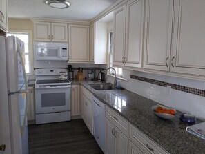 冰箱、烤箱、炉灶、洗碗机