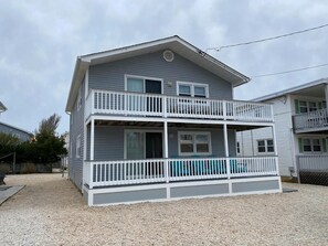 Exterior - Newly renovated duplex located on the ocean block in the heart of Surf City. (Surf City)
