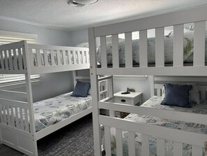 3 bedrooms, iron/ironing board, free WiFi - Newly renovated duplex located on the ocean block in the heart of Surf City. (Surf City)