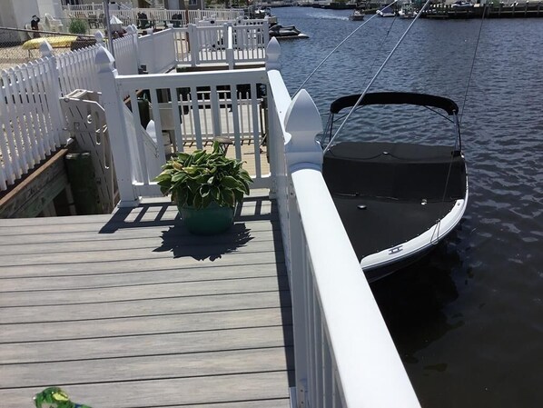 Property grounds - Beautiful 2200 sq ft home Sleeps 10 Bring your water toys! (Manahawkin)