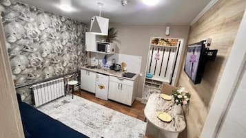 Deluxe Apartment | 2 bedrooms, desk, free WiFi, bed sheets