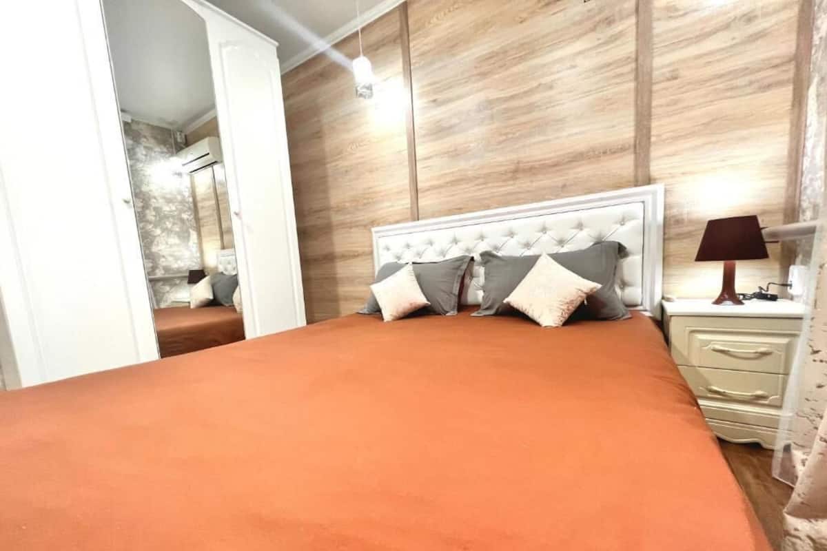 Luxury Apartment | 2 bedrooms, desk, free WiFi, bed sheets