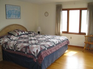 4 slaapkamers, een strijkplank/strijkijzer, gratis wifi