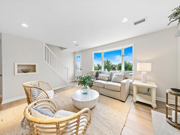 Smart TV, fireplace - Awesome home in Beach Haven with 4 Bedrooms and Internet (Beach Haven)