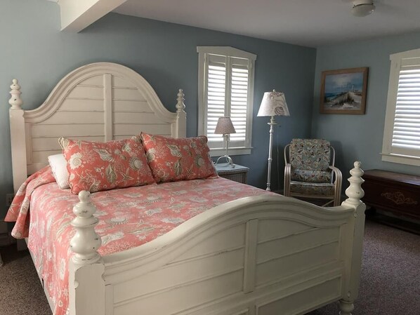 4 bedrooms, iron/ironing board, free WiFi