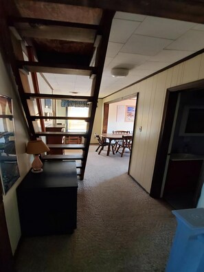 Interior - Quaint House Steps To The Beach with great backyard space for outside dining (Surf City)
