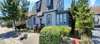 Quaint House Steps To The Beach with great backyard space for outside dining