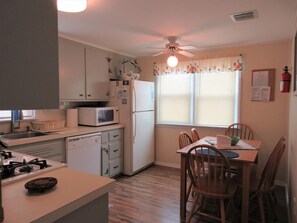 Kühlschrank, Ofen, Herdplatte, Geschirrspüler