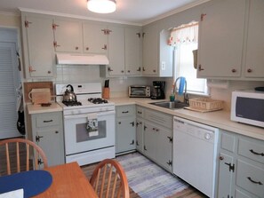 Kühlschrank, Ofen, Herdplatte, Geschirrspüler