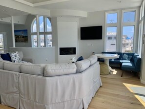 تلفزيون ذكي، مشغل دي في دي، تنس طاولة