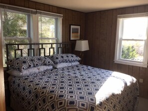 3 chambres, fer et planche à repasser, Wi-Fi, draps fournis