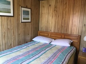 3 chambres, fer et planche à repasser, Wi-Fi, draps fournis