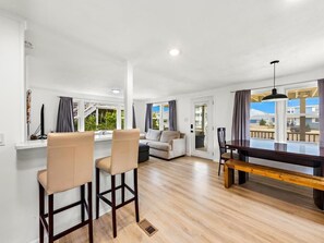 Smart TV - Amazing home in Surf City with 3 Bedrooms, Internet and WiFi (Surf City)