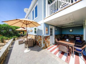 屋外ダイニングエリア