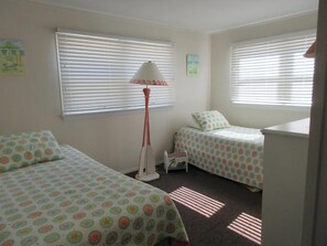 3 bedrooms, iron/ironing board, free WiFi - Recently updated first floor duplex located on the ocean block in Surf City. (Surf City)