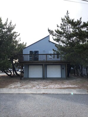 Exterior - Beautiful home in Haven Beach with 3 Bedrooms, Internet and WiFi (Haven Beach)
