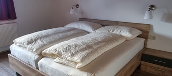 Spacious vacation apartment with unobstructed views of the Ötztal mountains