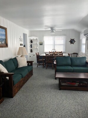 TV - Second Floor Condo Just Steps to the Beach! (Beach Haven Gardens)