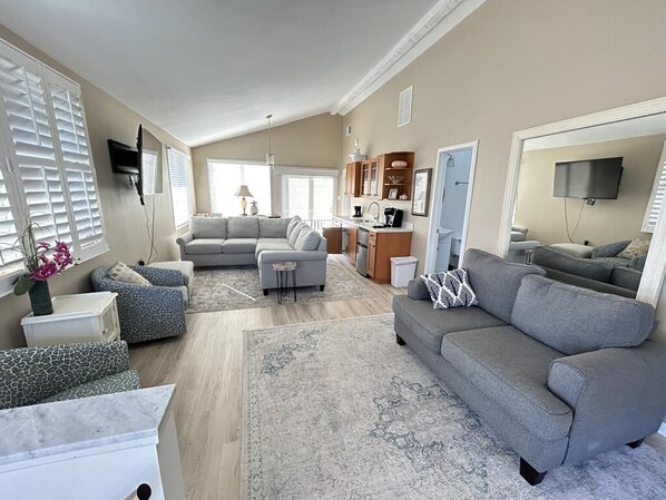 Smart TV, DVD player