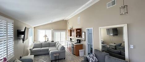 تلفزيون ذكي، مشغل دي في دي