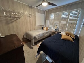 5 bedrooms, iron/ironing board, free WiFi