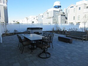 Outdoor dining - Beautiful new construction 4 bedroom 3.5 bath home in Holgate (Holgate)