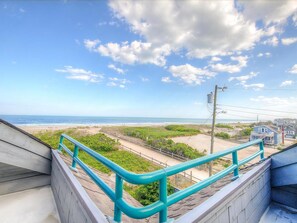 Private beach nearby, sun loungers, beach towels